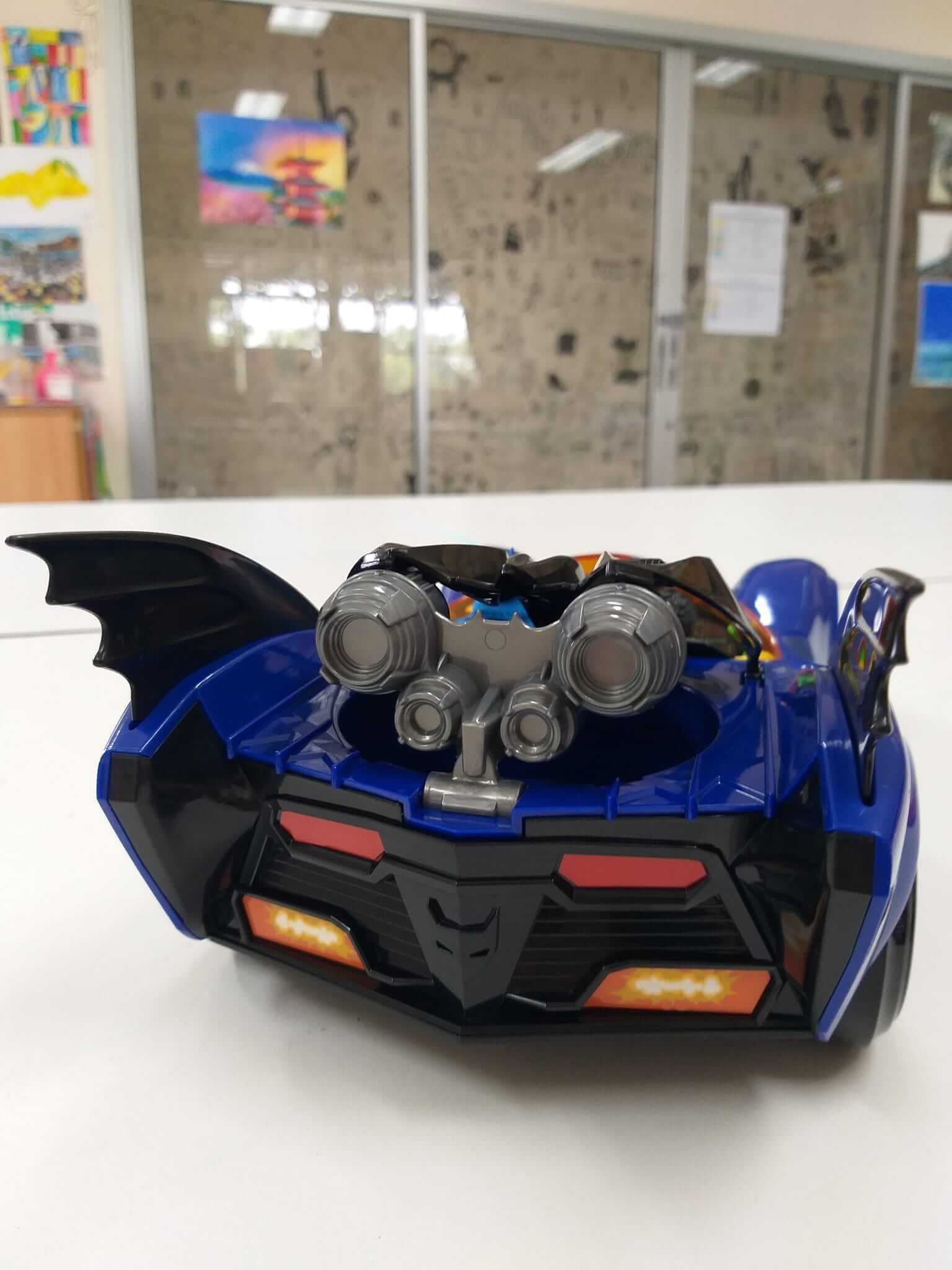 McFarlane Super Powers Wave 4 Batman Robin Batmobile in hand 6