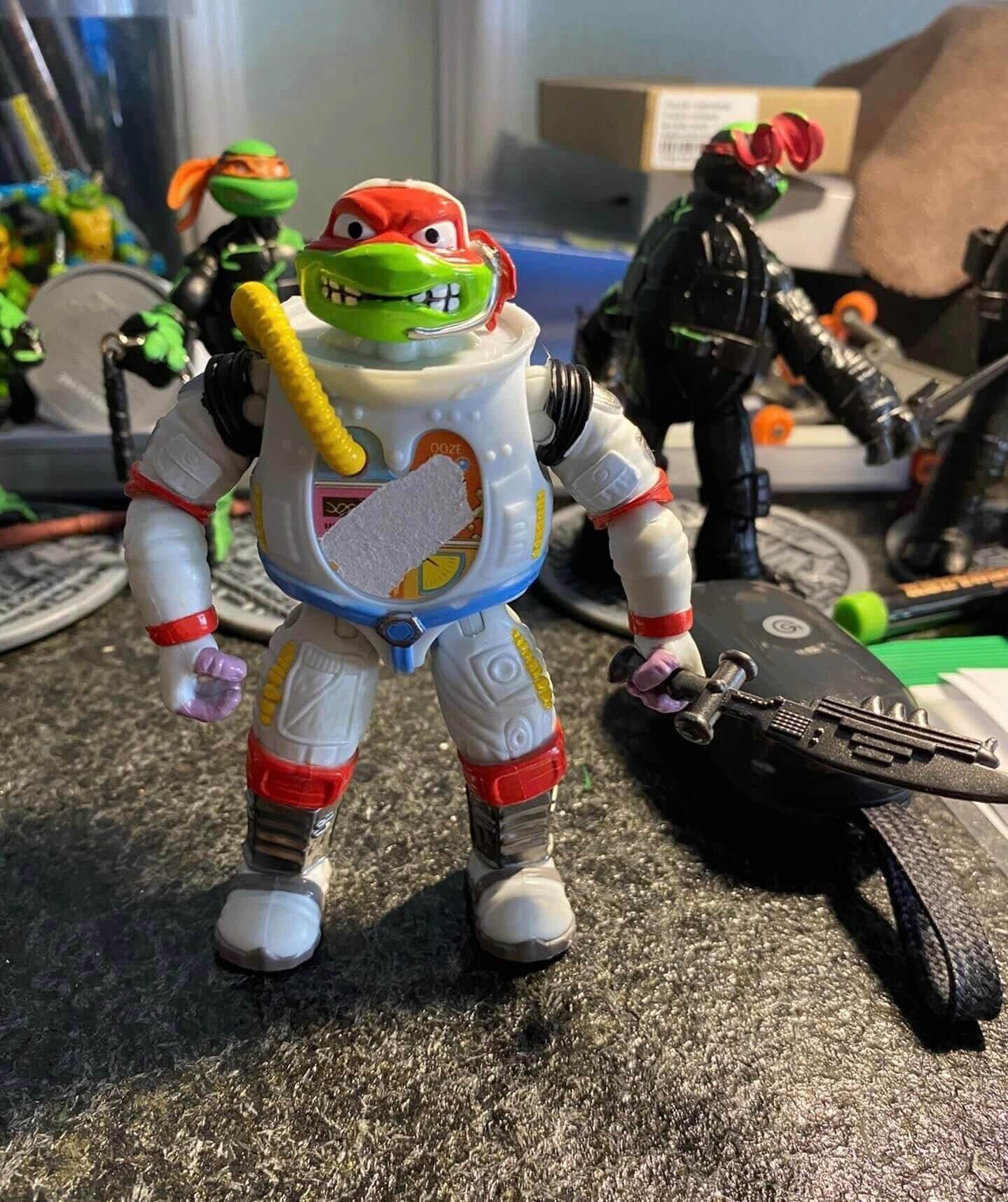 TMNT Mutant Mayhem Turtles in Disguise Astronaut Ralph 1