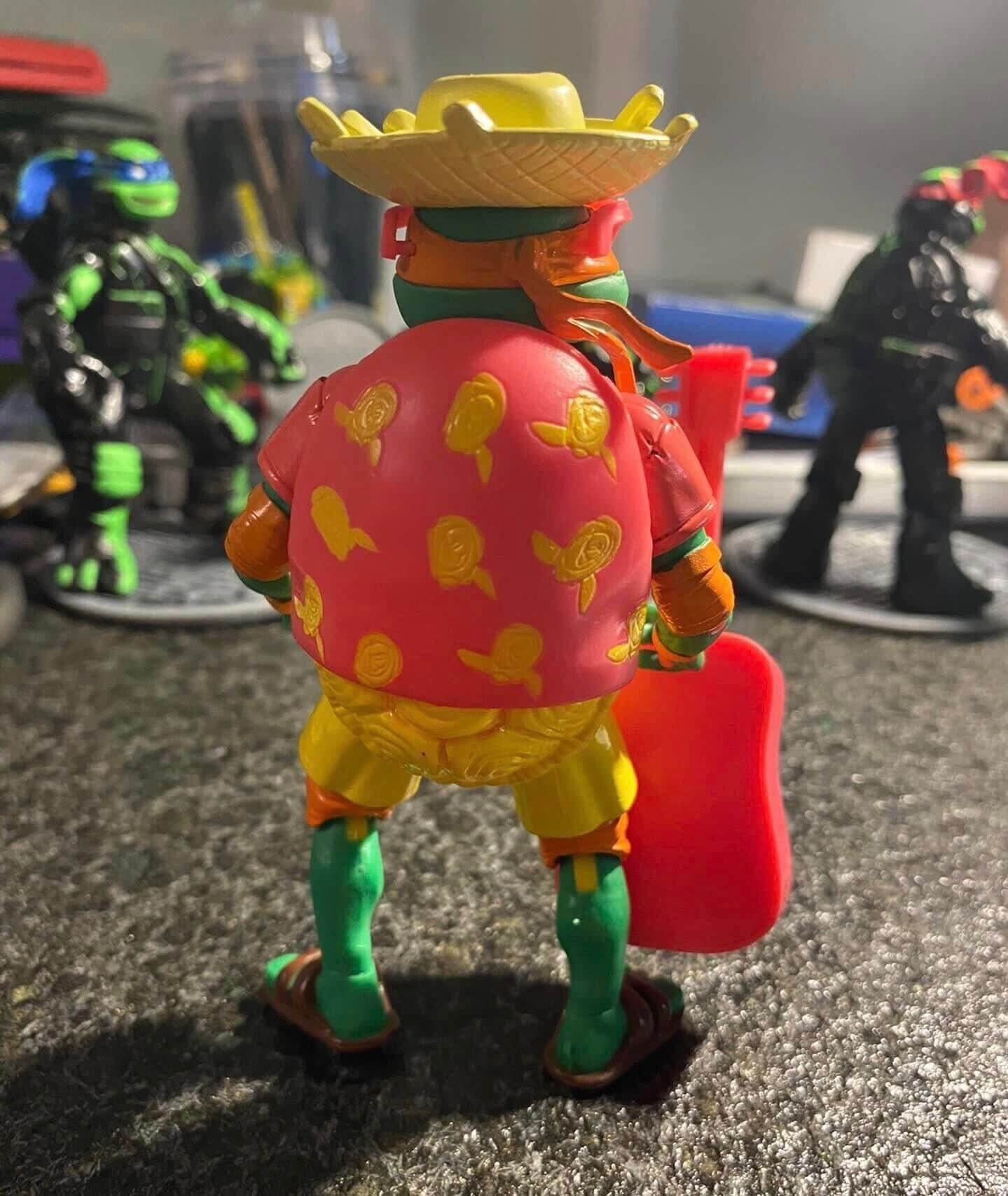 TMNT Mutant Mayhem Turtles in Disguise Beach Bum Mikey 2