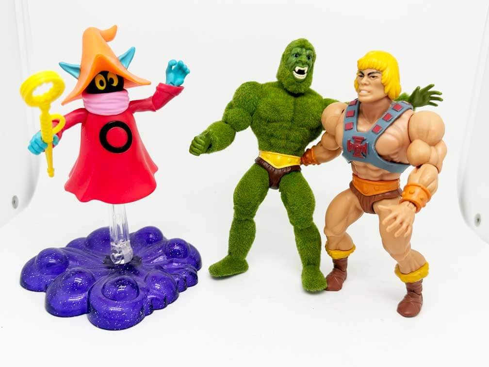 MOTU-Origins-Moss-Man-Package-action-pose-11