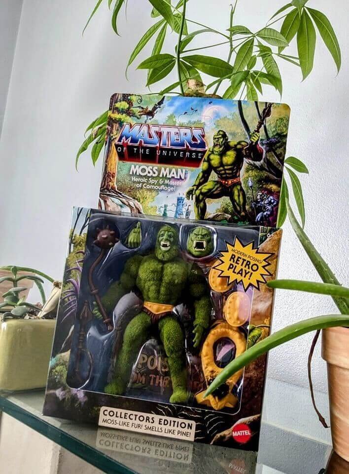 MOTU Origins Moss Man in hand 7a