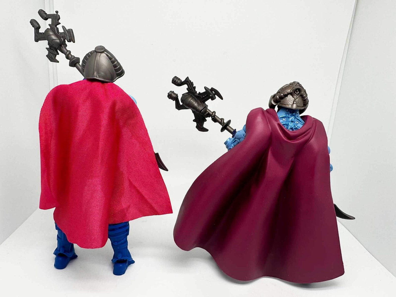 Masterverse-New-Adventures-Skeletor-MOTU-Classics-comparison-rear