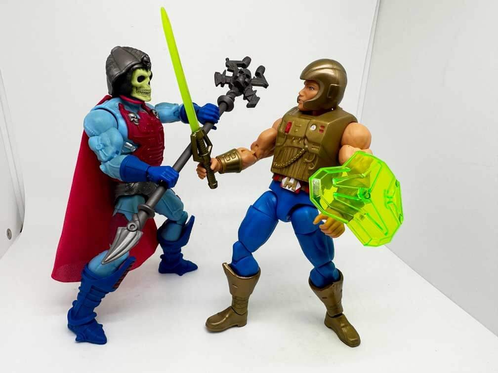 Masterverse-New-Adventures-Skeletor-action-pose-11
