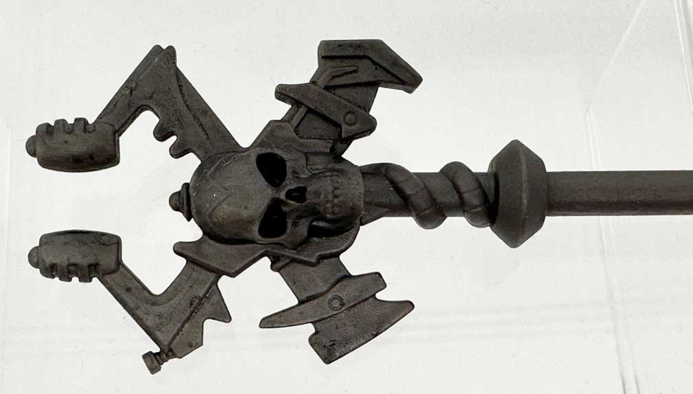 Masterverse-New-Adventures-Skeletor-havoc-staff-front