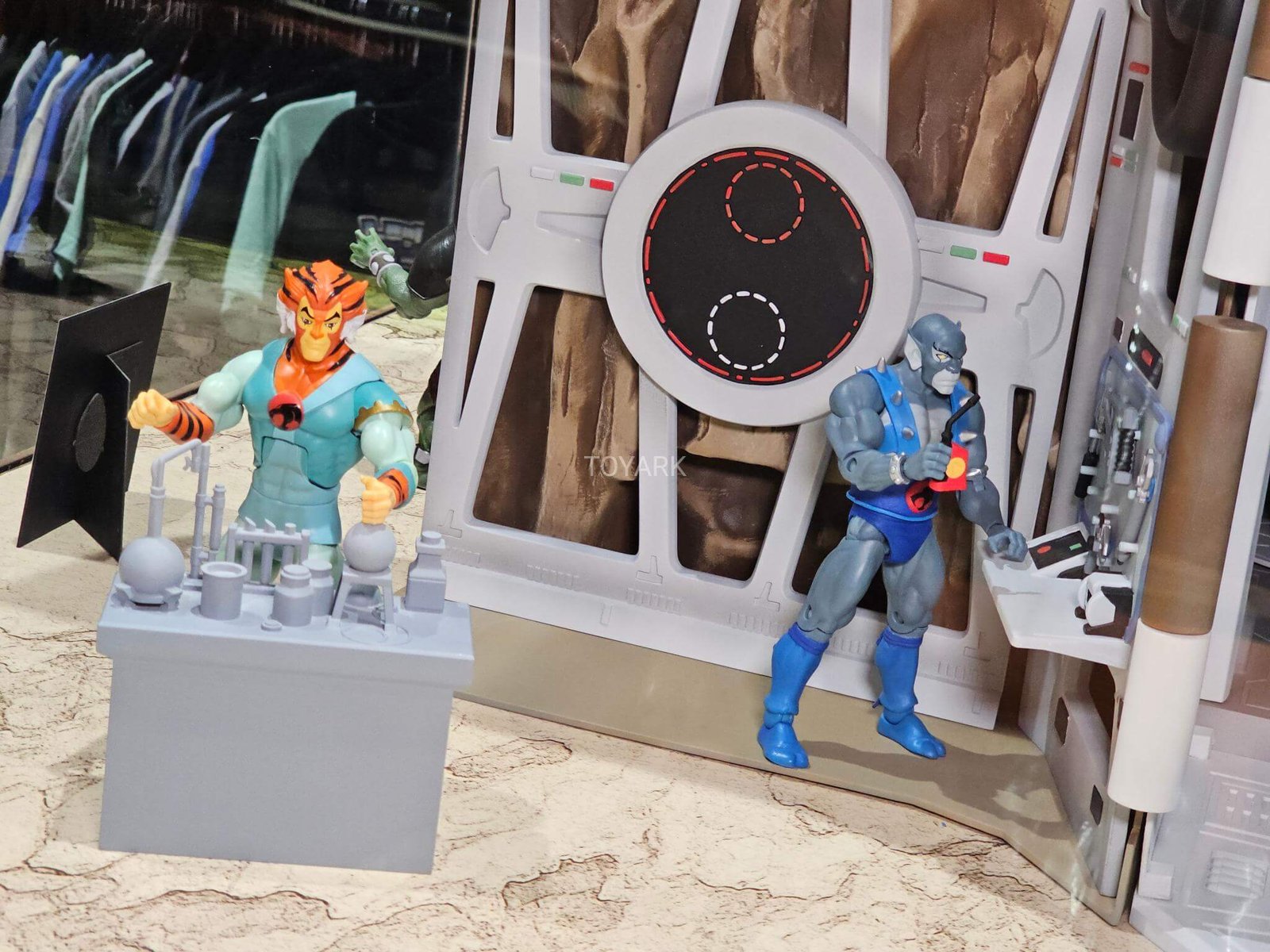 SDCC-23-Super7-Cats-Lair-025