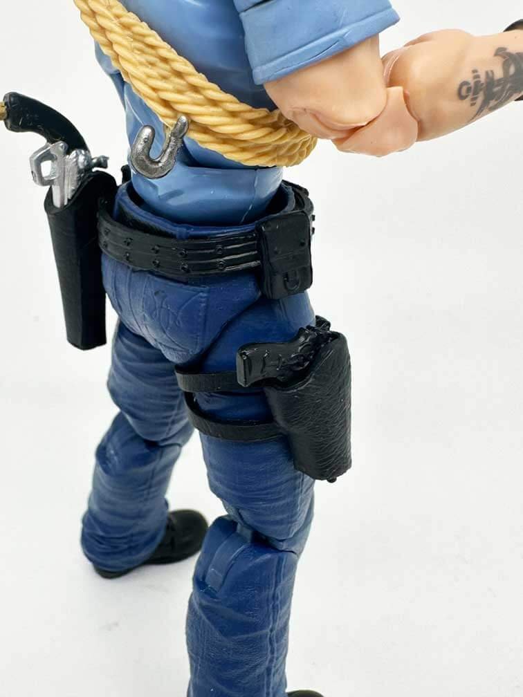 Shipwreck-GI-Joe-Classified-Series-action-right-holster-with-gun