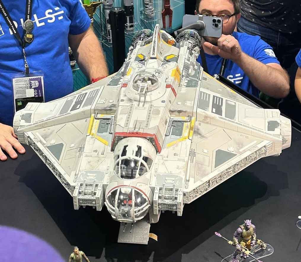 The-Ghost-Star-Wars-HasLab-Vintage-Collection-SDCC-2023-1