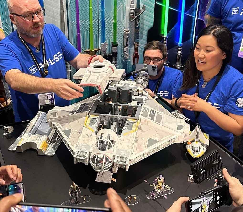 The-Ghost-Star-Wars-HasLab-Vintage-Collection-SDCC-2023-2