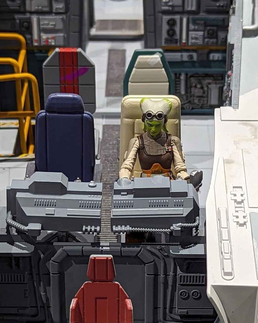 The-Ghost-Star-Wars-HasLab-Vintage-Collection-SDCC-2023-6