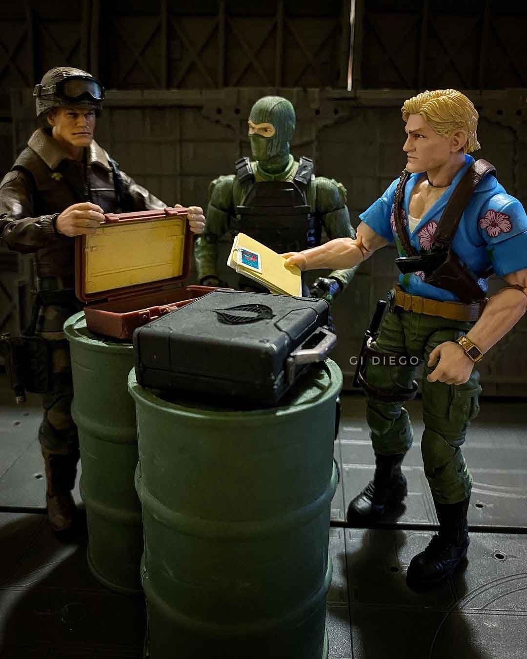 Chuckles-GI-Joe-Classified-Series-In-Hand-2