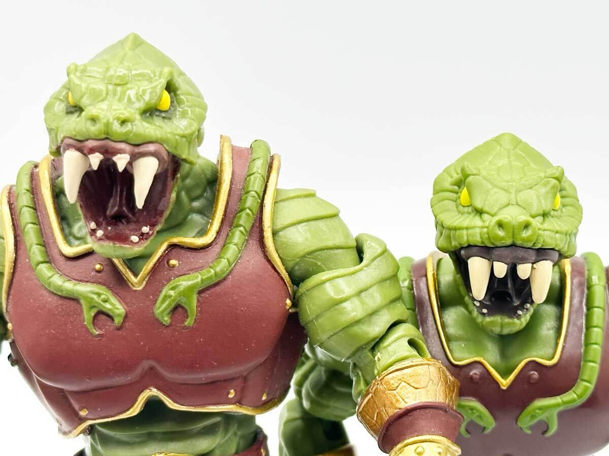 Fang-Or-MOTU-Origins-Mattel-Creations-Exclusive-MOTU-Classics-Comparison-4
