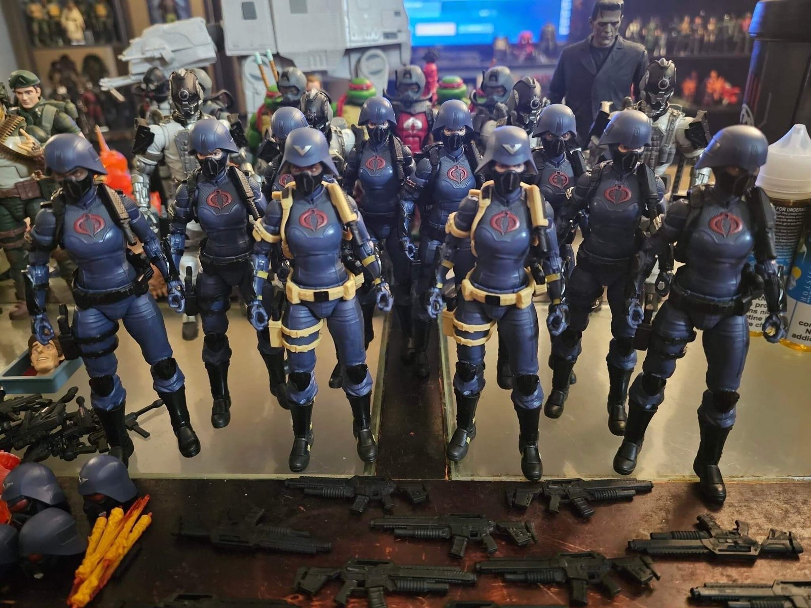 G.I. Joe Classified Series Cobra Valkyries 5 In Hand