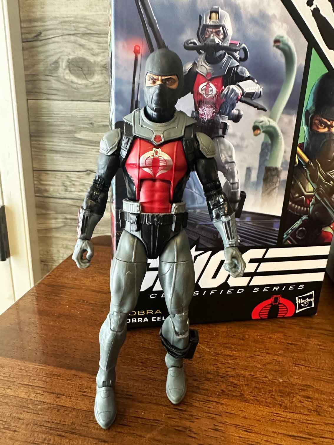 GI-Joe-Classified-Cobra-Eel-in-hand-1