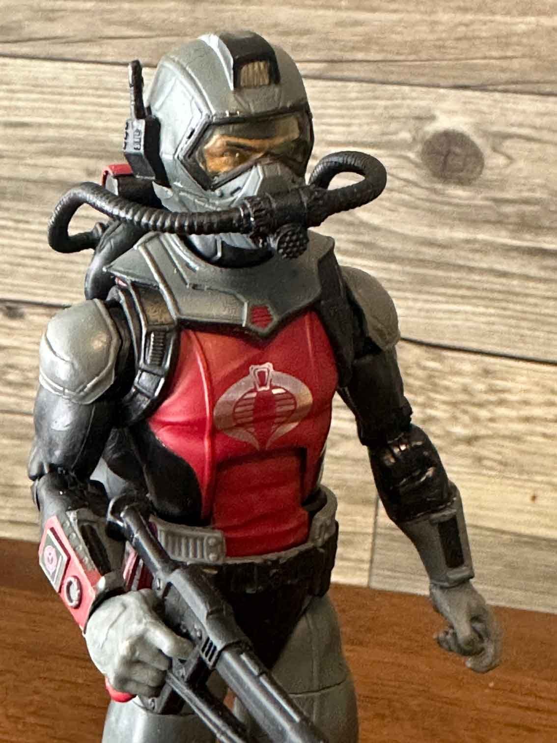 GI-Joe-Classified-Cobra-Eel-in-hand-10