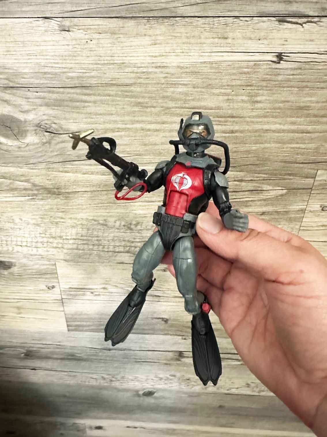 GI-Joe-Classified-Cobra-Eel-in-hand-14