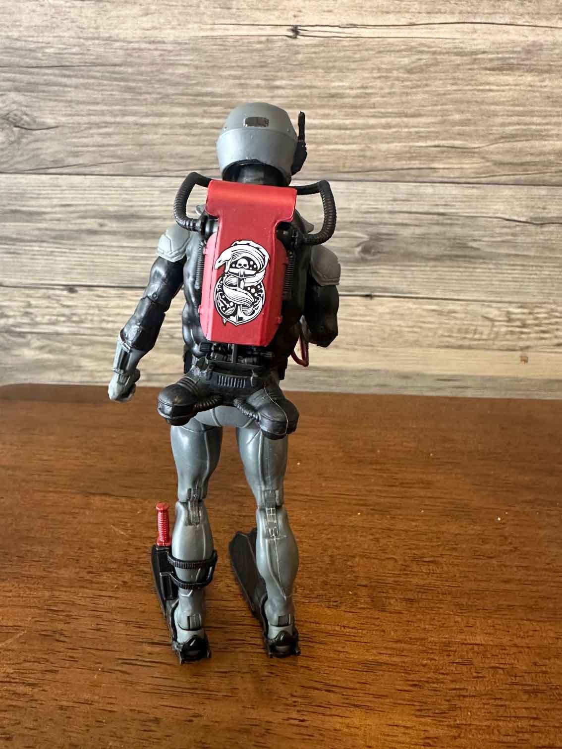 GI-Joe-Classified-Cobra-Eel-in-hand-7