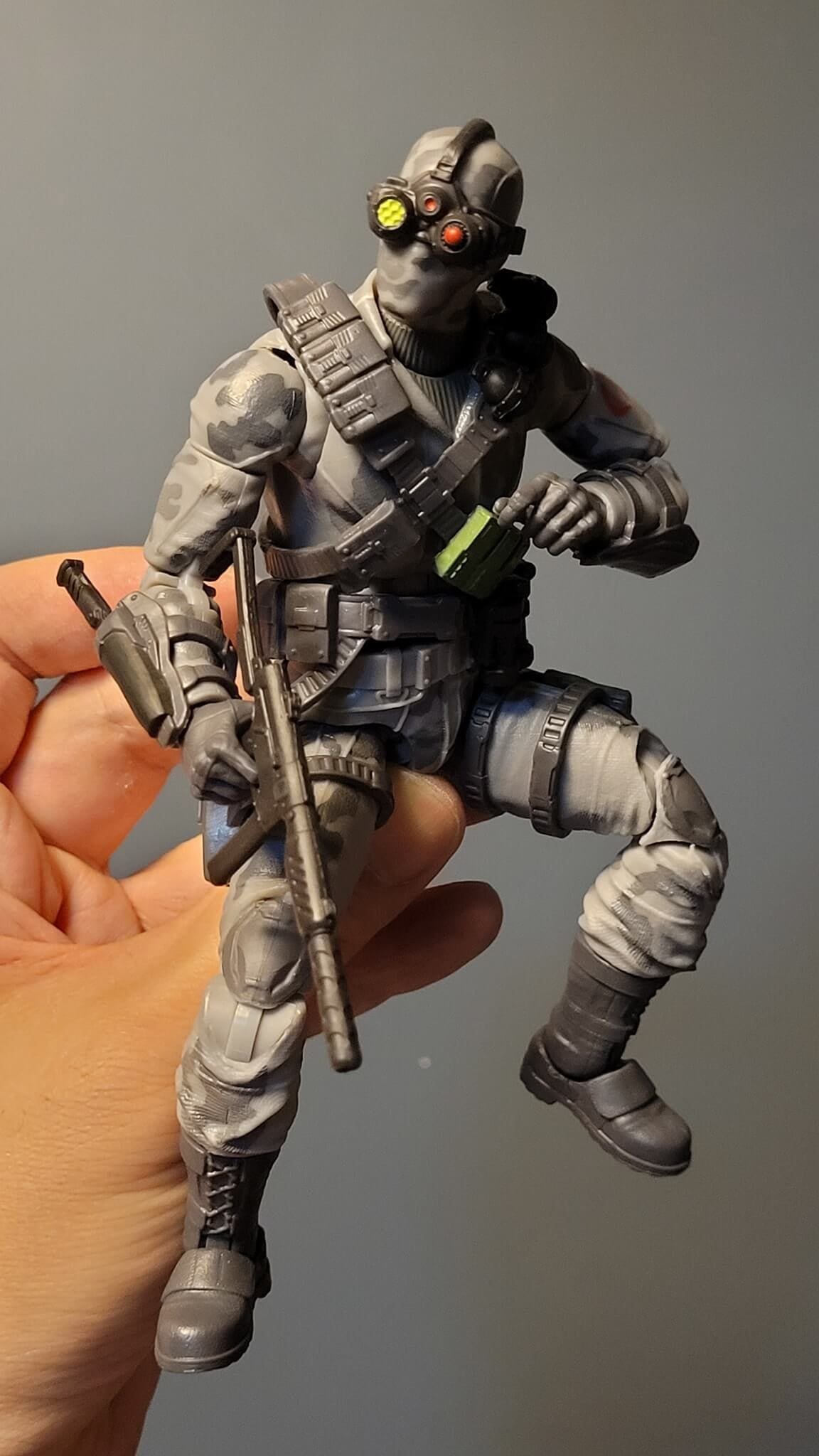 GI Joe Classified Series Fire Fly in hand 4