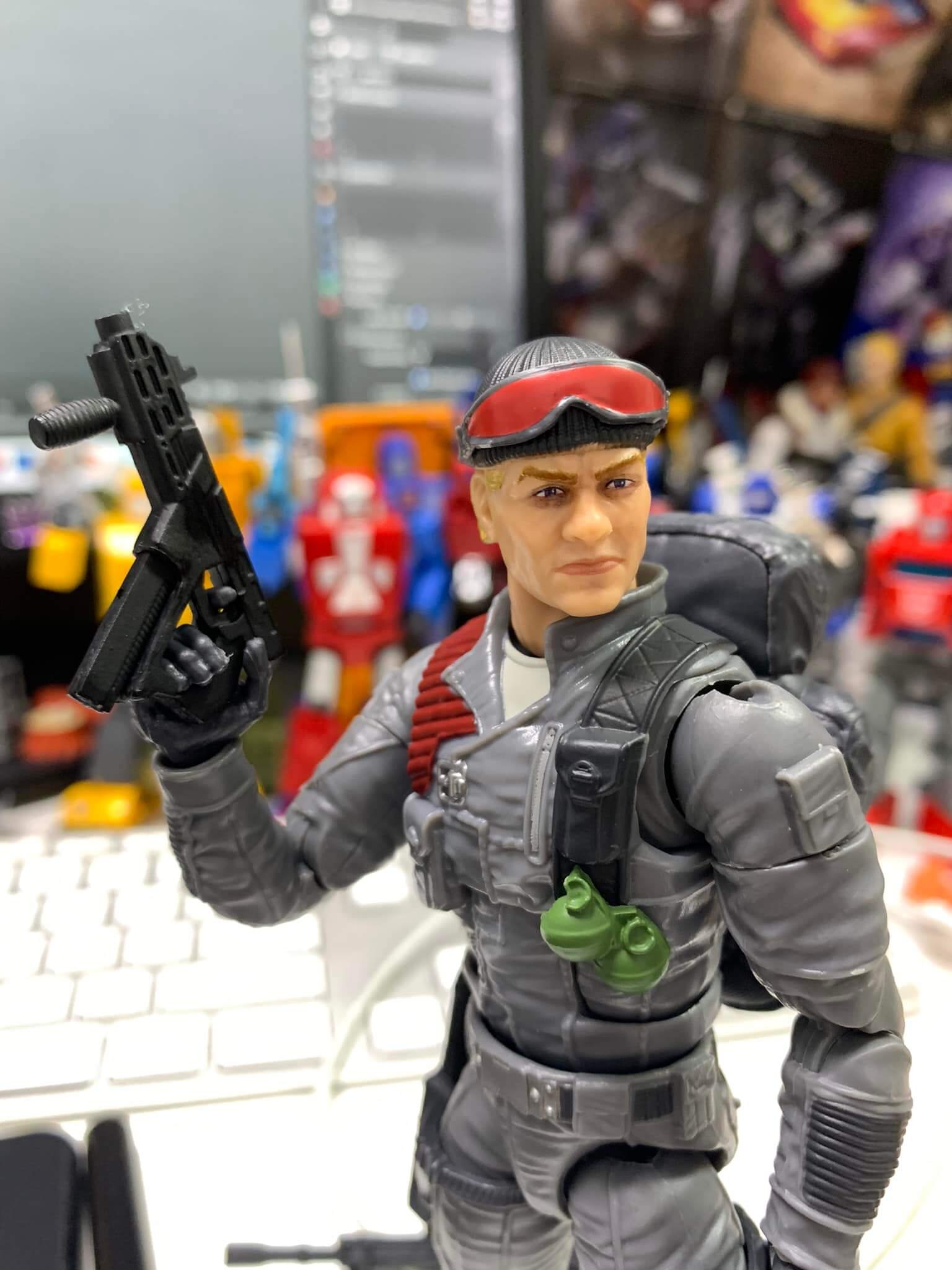 Gi Joe Classified Series Low Light in hand 12