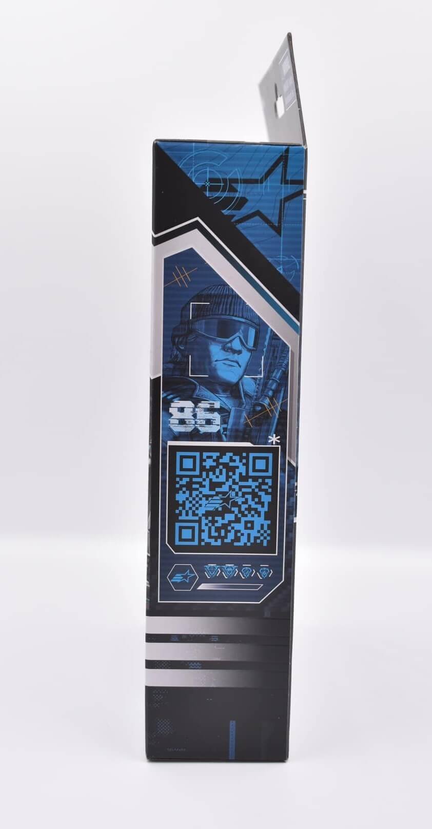 Gi Joe Classified Series Low Light in hand 4