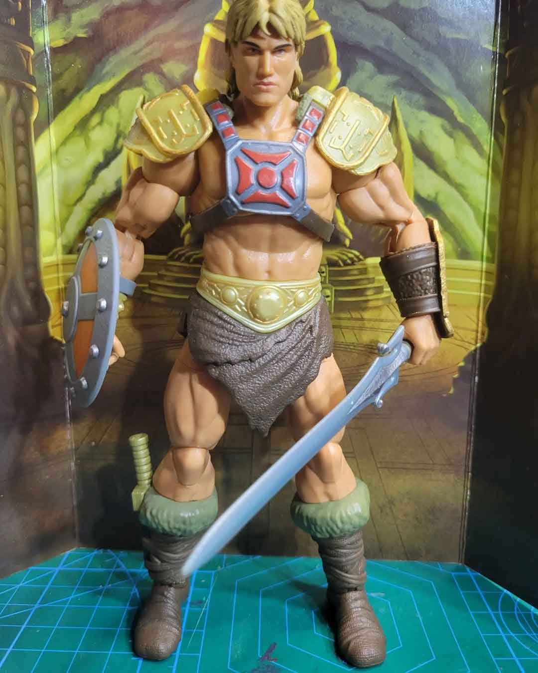 Masters-of-the-Verse-Heads-Ramen-Toy-In-Hand-3