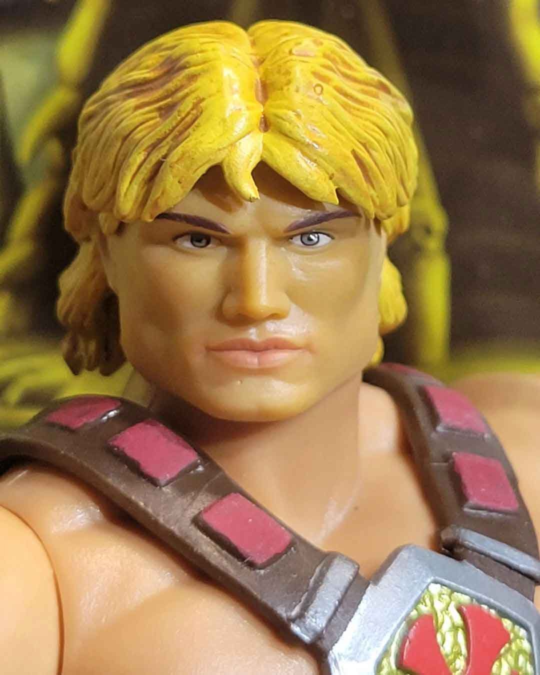 Masters-of-the-Verse-Heads-Ramen-Toy-In-Hand-5