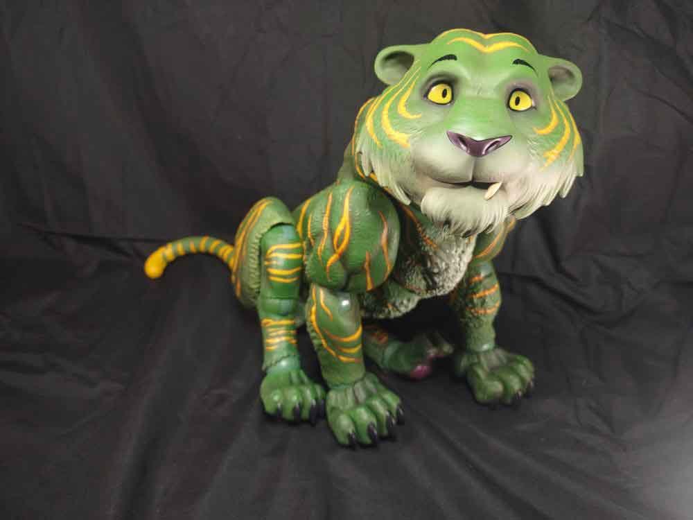 Mondo-Battle-Cat-Sixth-Scale-Masters-of-the-Universe-Figure-In-Hand-16