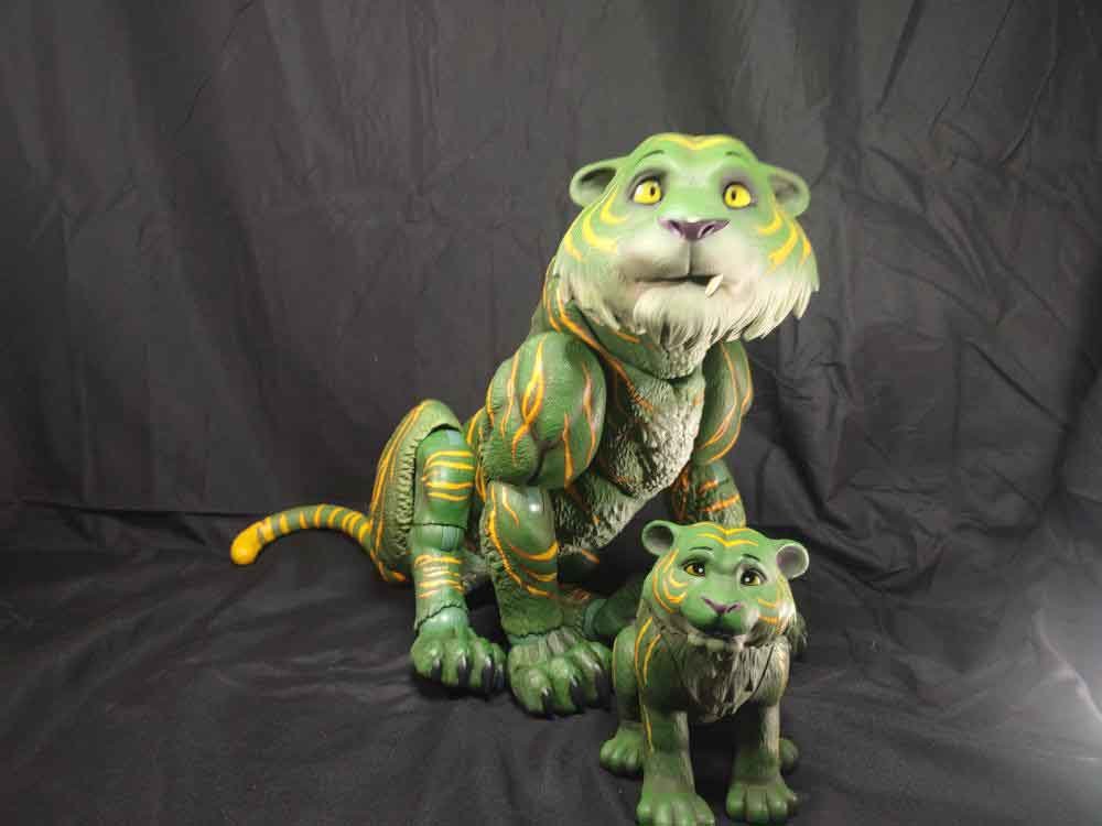 Mondo-Battle-Cat-Sixth-Scale-Masters-of-the-Universe-Figure-In-Hand-17