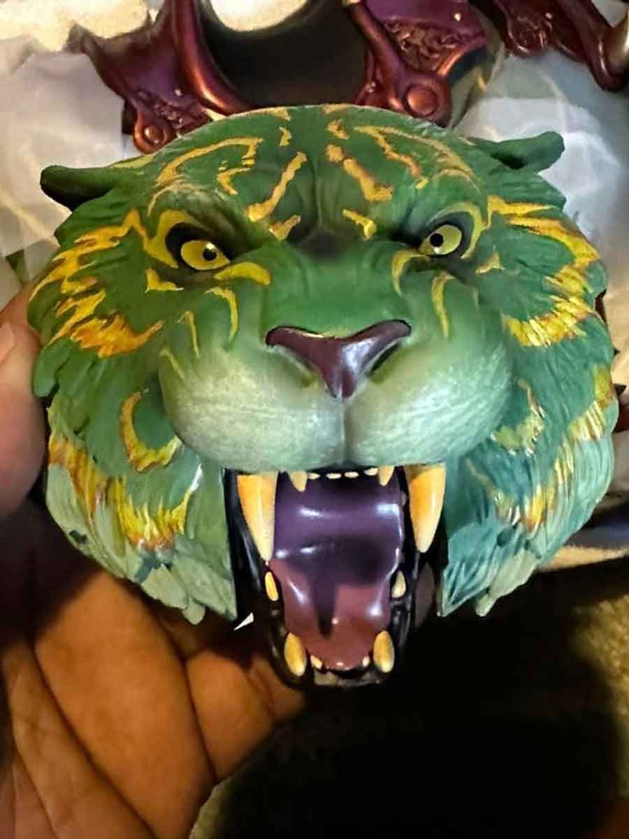 Mondo-Battle-Cat-Sixth-Scale-Masters-of-the-Universe-Figure-In-Hand-4