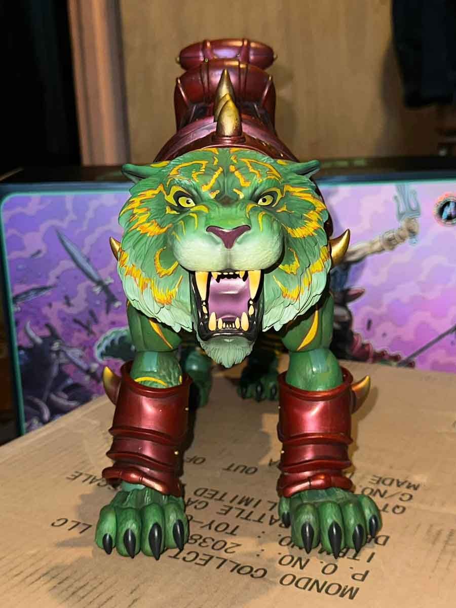 Mondo-Battle-Cat-Sixth-Scale-Masters-of-the-Universe-Figure-In-Hand-9