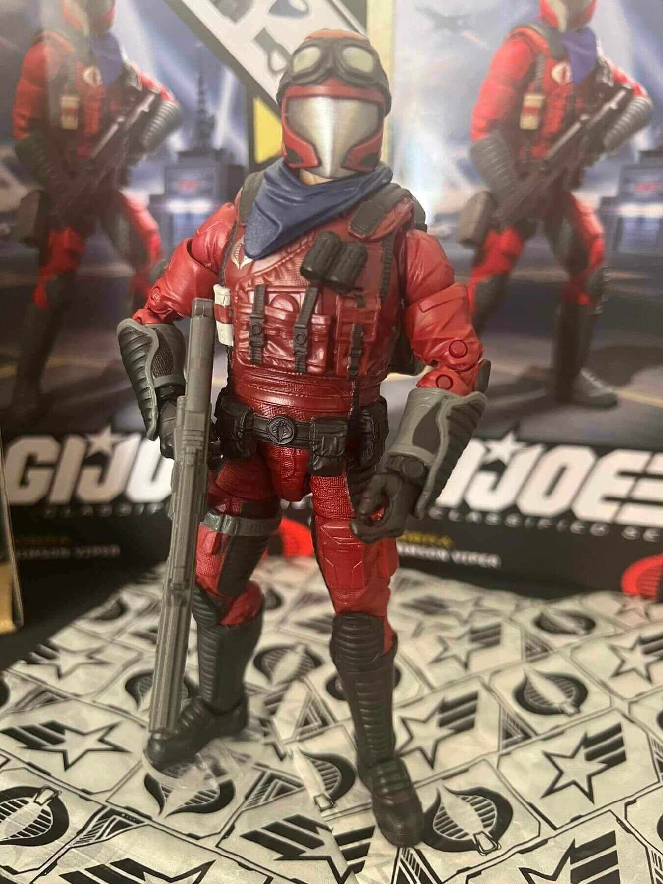 GI Joe Classified Crimson Viper In Hand 2