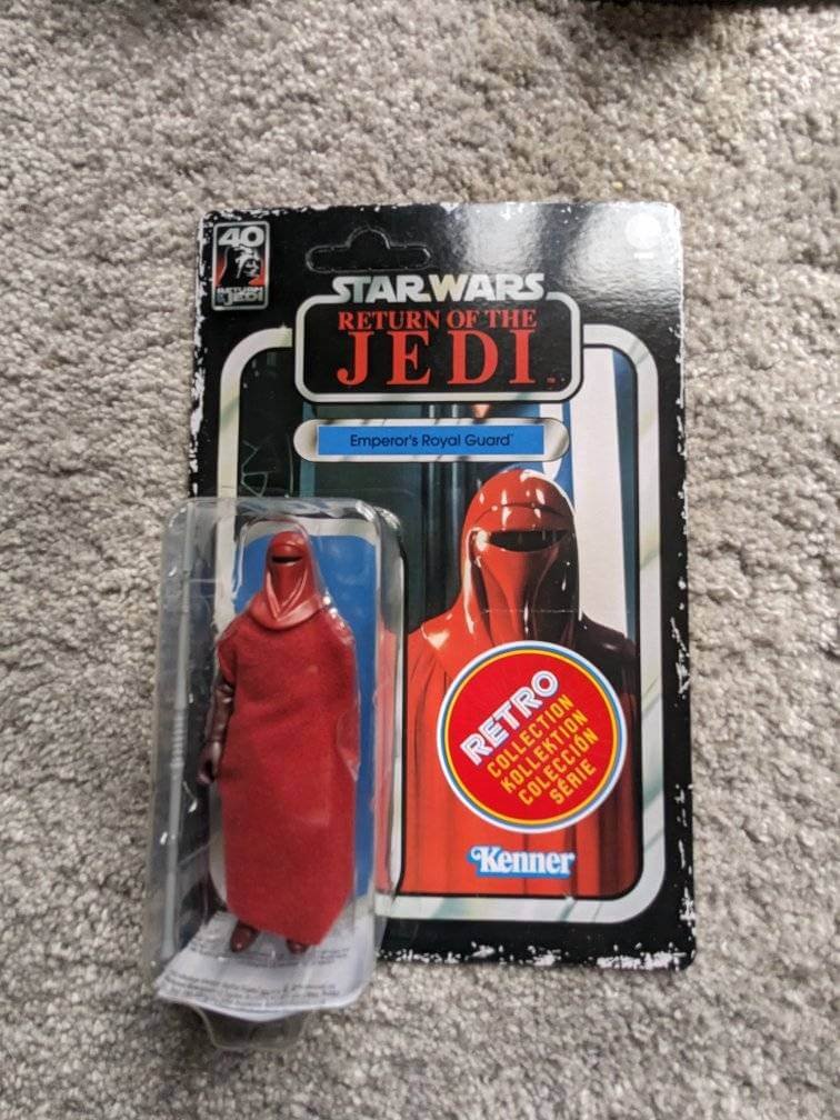 Star Wars ROTJ Retro Collection #2 Emeror's Royal Guard in hand