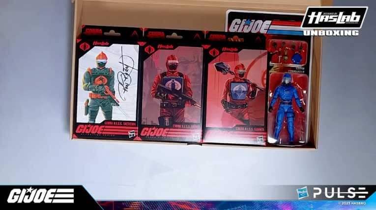 Cobra-Hiss-Tank-Gi-Joe-Classified-Series-Unboxing-HasLab-Unboxing-26