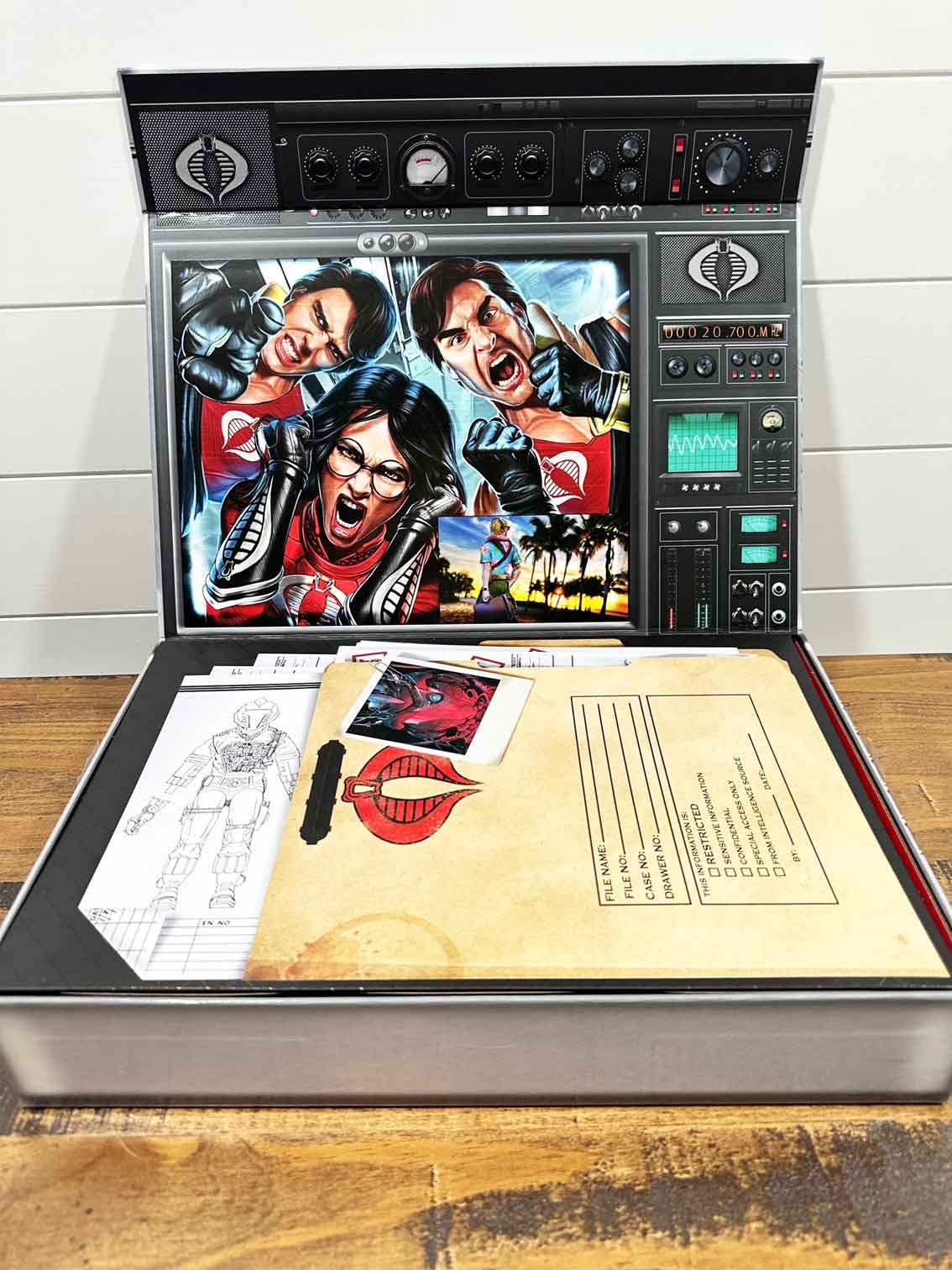 Crismosn-Strike-Team-package-inside-1