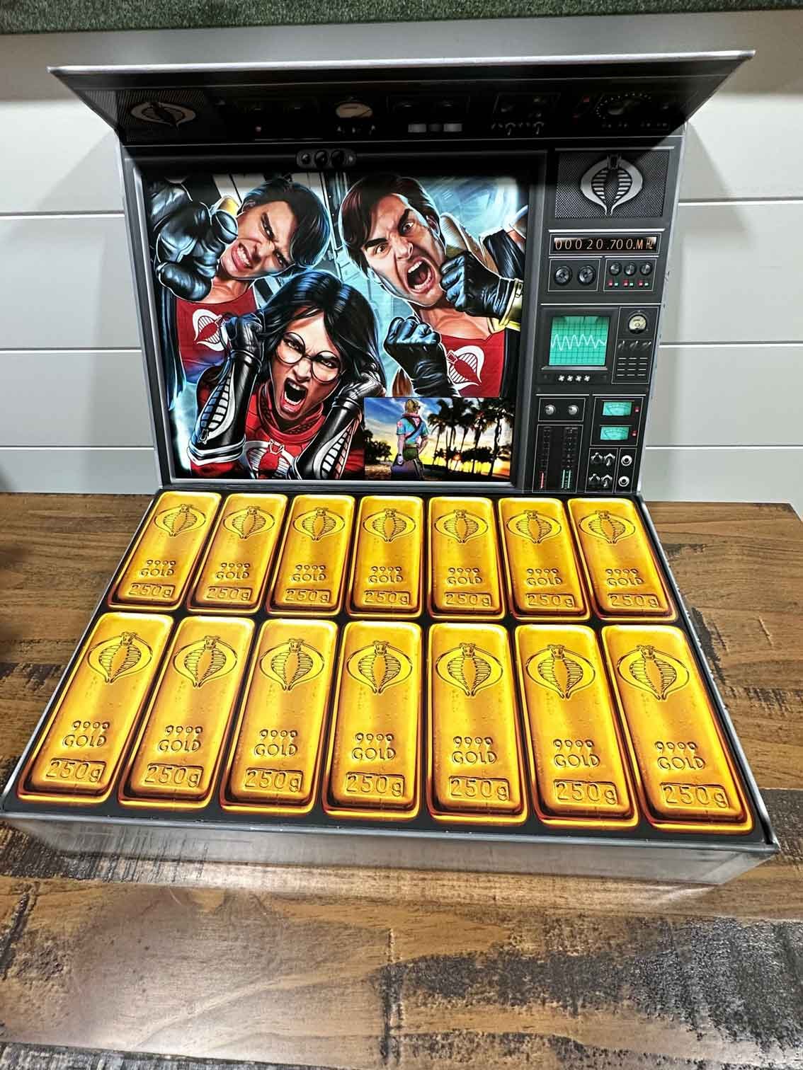 Crismosn-Strike-Team-package-inside-8