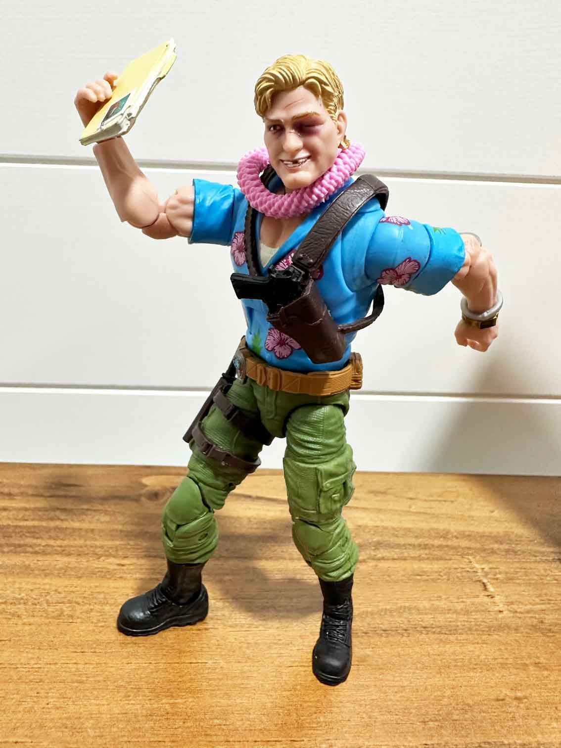 GI-Joe-Classified-Chuckles-unboxing-action-pose-3