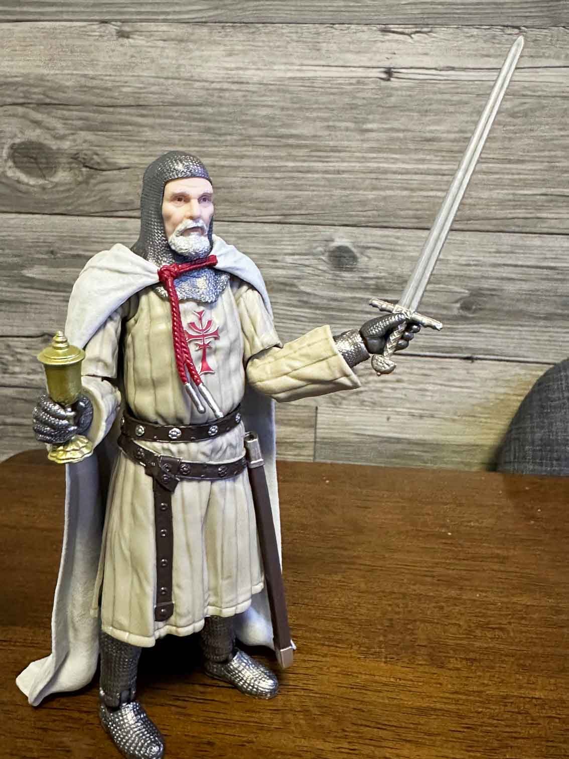 Grail-Knight-Indiana-Jones-Last-Crusade-Adventure-Series-In-Hand-2