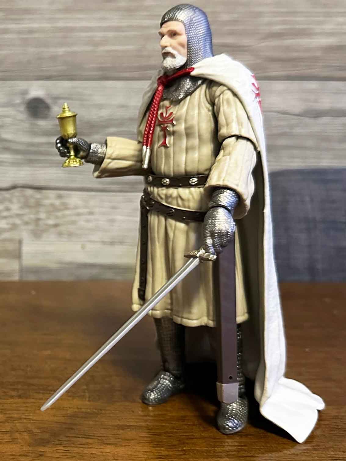 Grail-Knight-Indiana-Jones-Last-Crusade-Adventure-Series-In-Hand-4