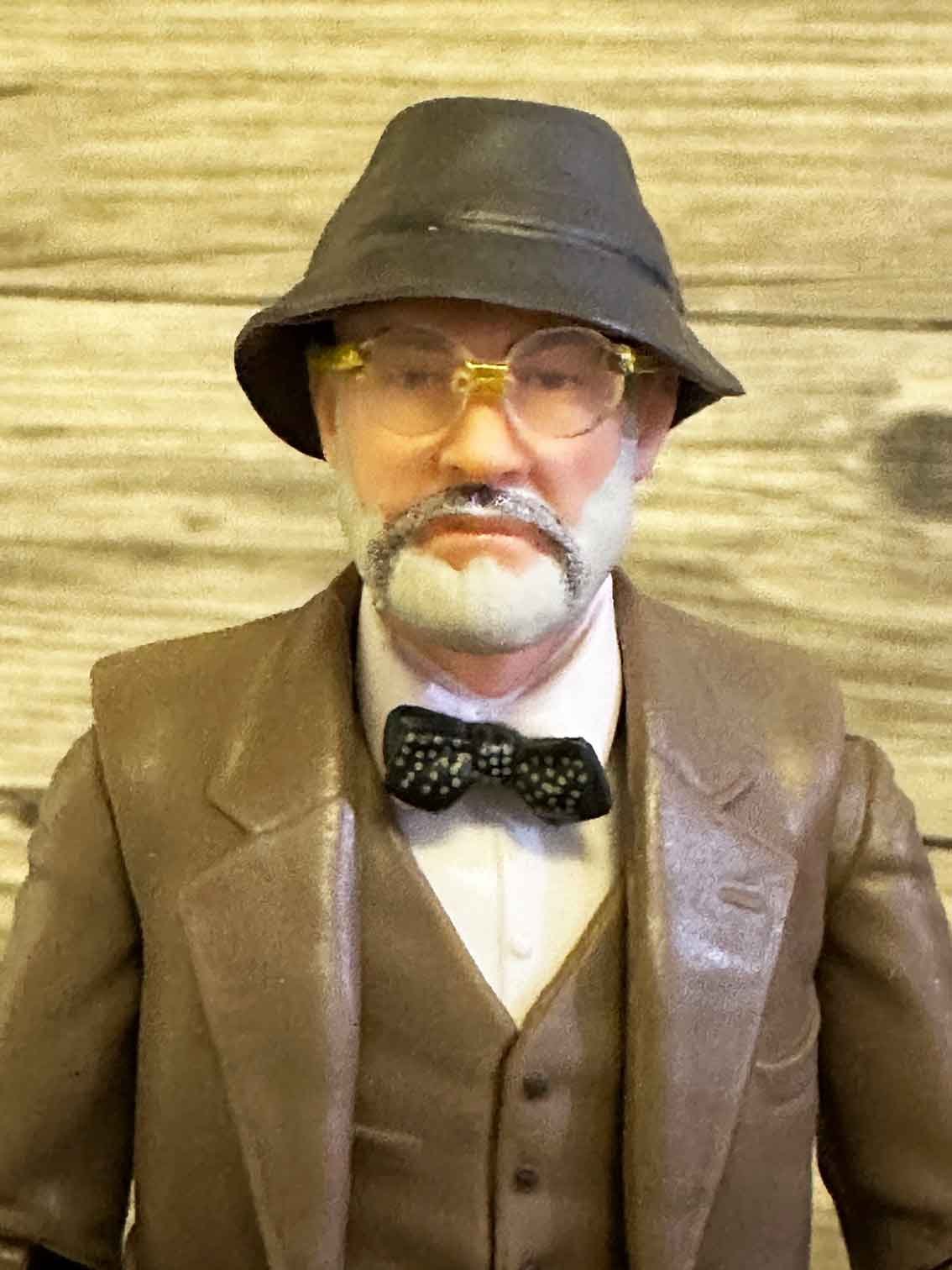 Henry-Jones-Indiana-Jones-Last-Crusade-Adventure-Series-In-Hand-3