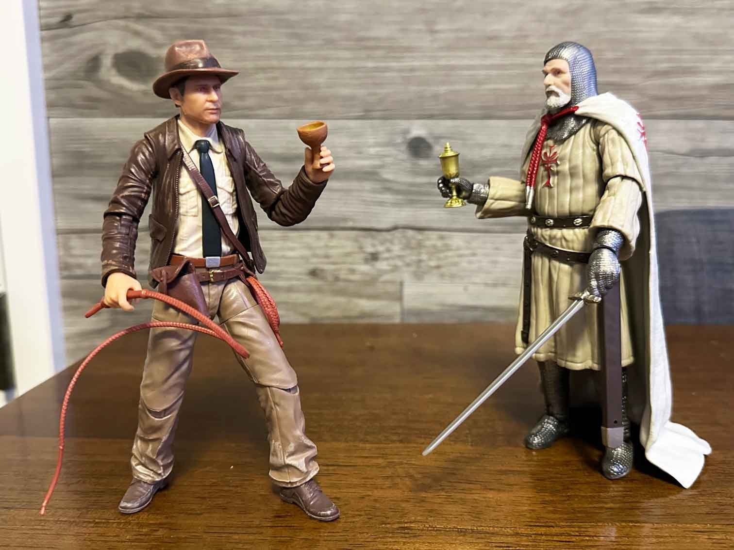 Indiana-Jones-Grail-Knight-Last-Crusade-Adventure-Series-In-Hand-1