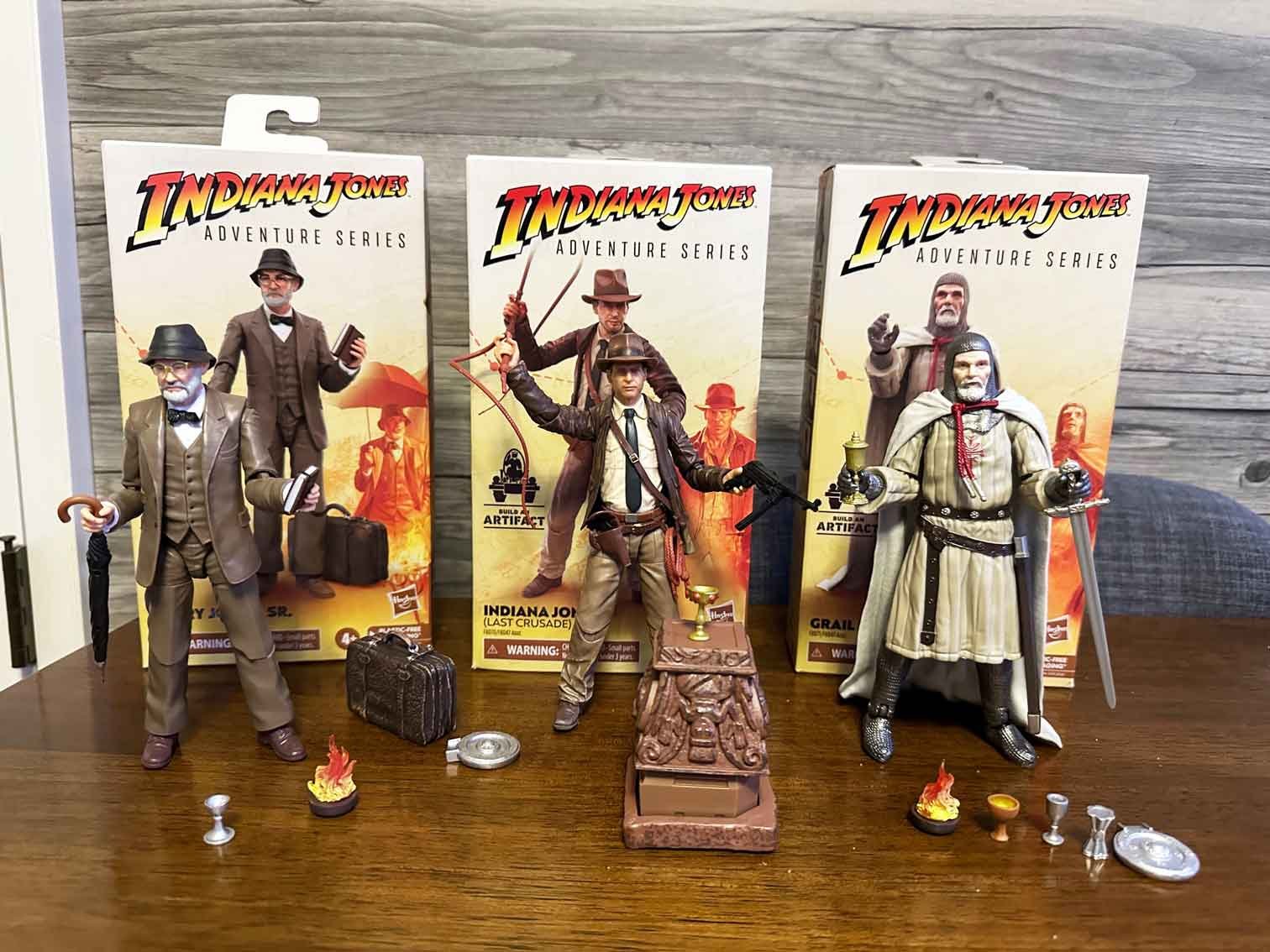 Indiana-Jones-Henry-Jones-Grail-Knight-Last-Crusade-Adventure-Series-In-Hand-1
