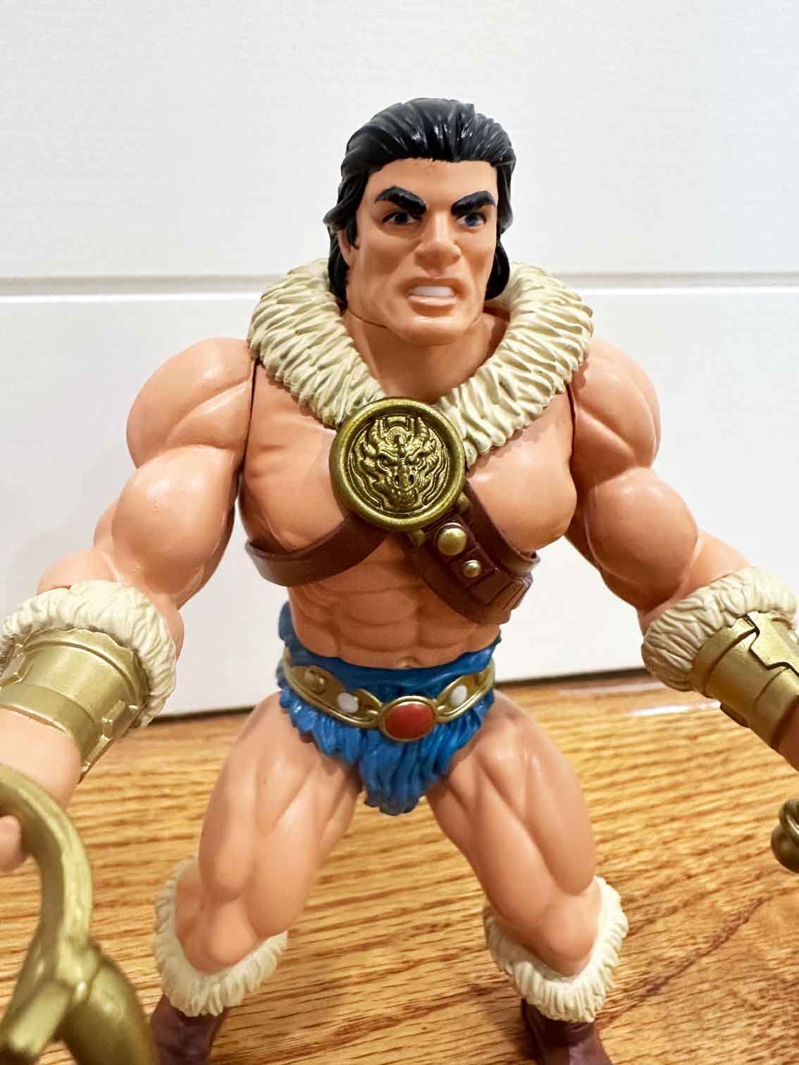 Legends-of-Dragonore-Barbaro-In-Hand-Images-3