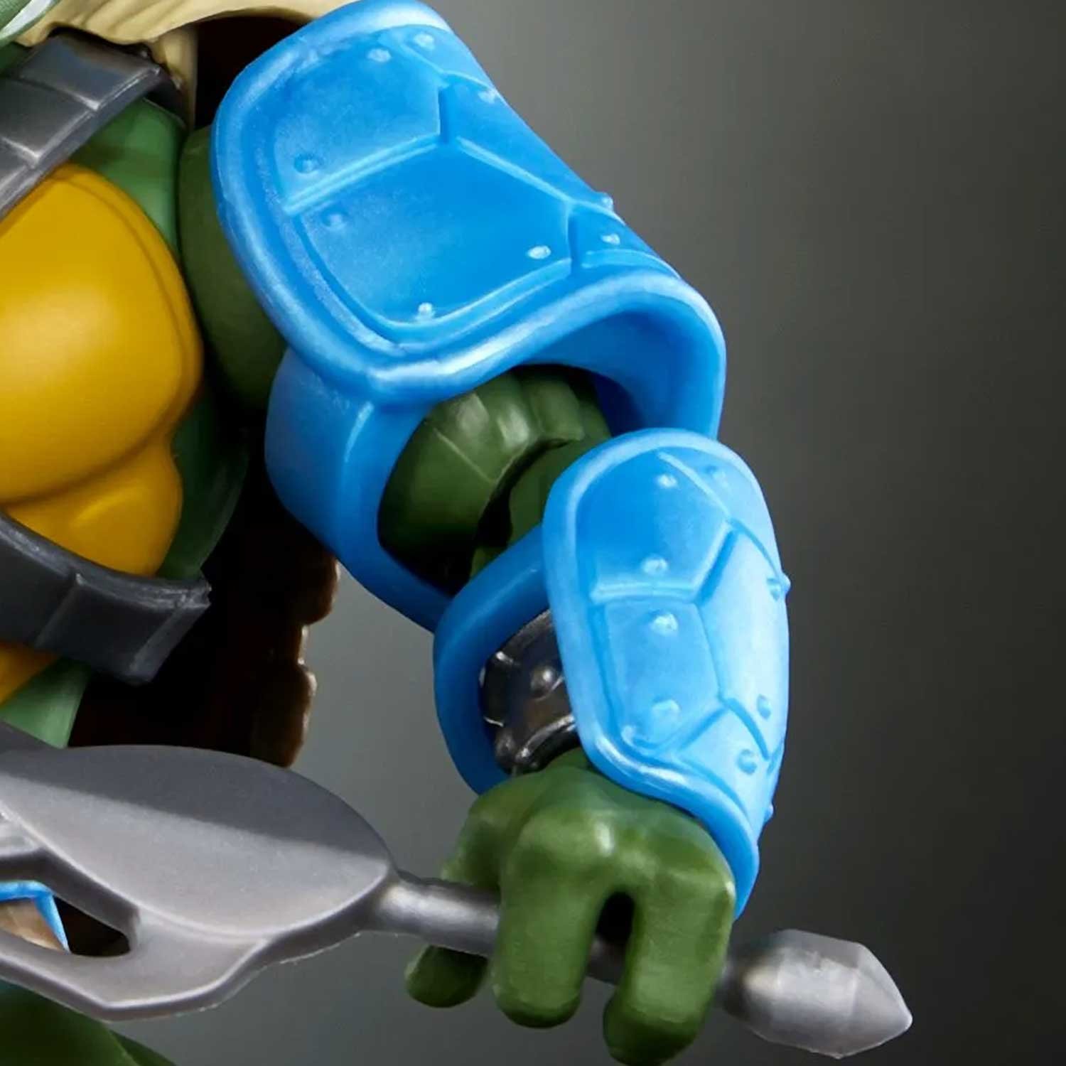 Leonardo-Turtles of Grayskull-MOTU-Origins-Crossover-2