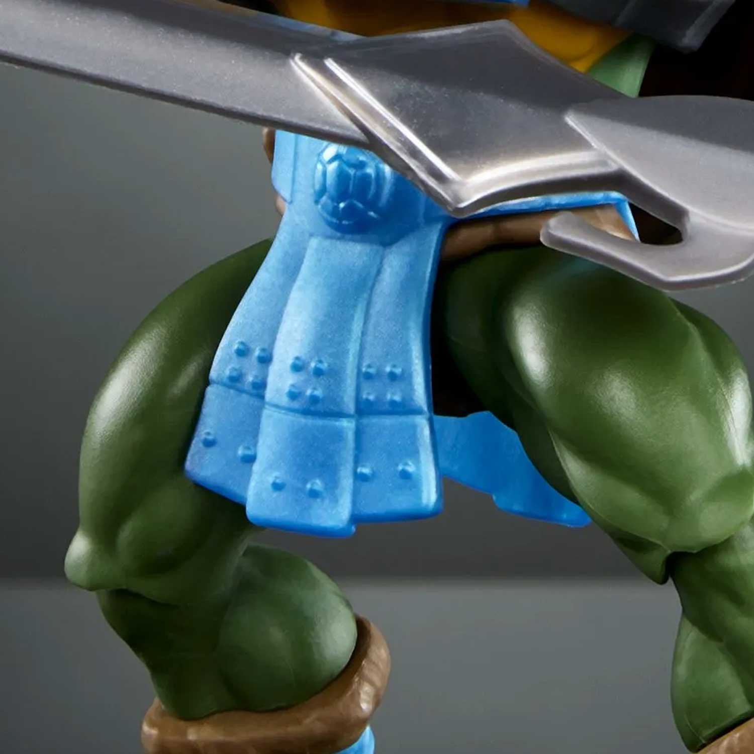 Leonardo-Turtles of Grayskull-MOTU-Origins-Crossover-3