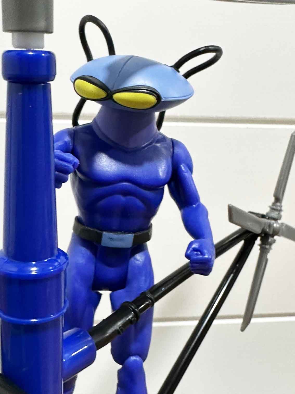 McFarlane-DC-Super-Powers-Whirlybat-in-hand-9