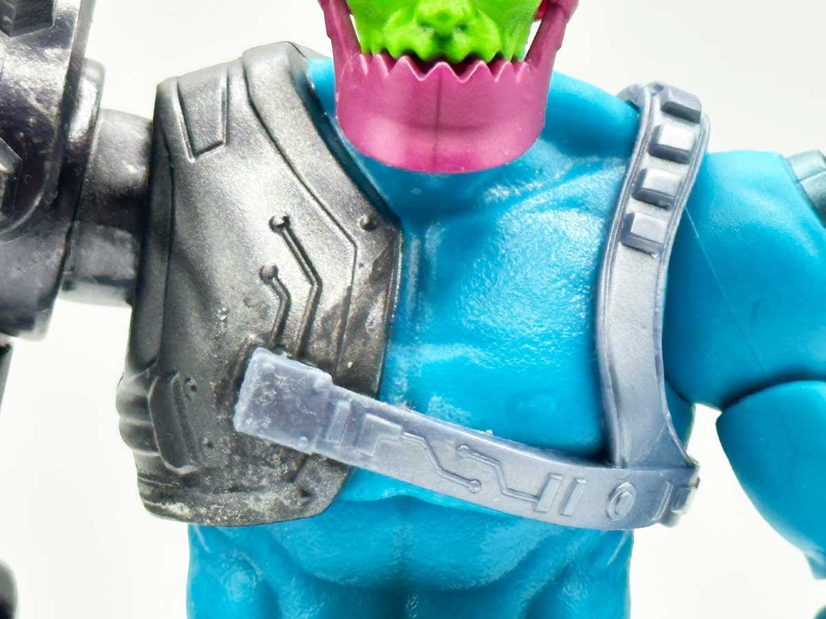 New-Eternia-Trap-Jaw-Masterverse-Review-Chest-Armor