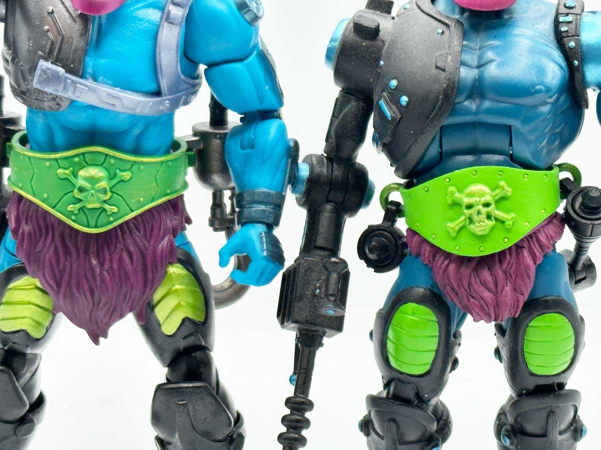 New-Eternia-Trap-Jaw-Masterverse-Review-MOTU-Classics-Comparison-Chest
