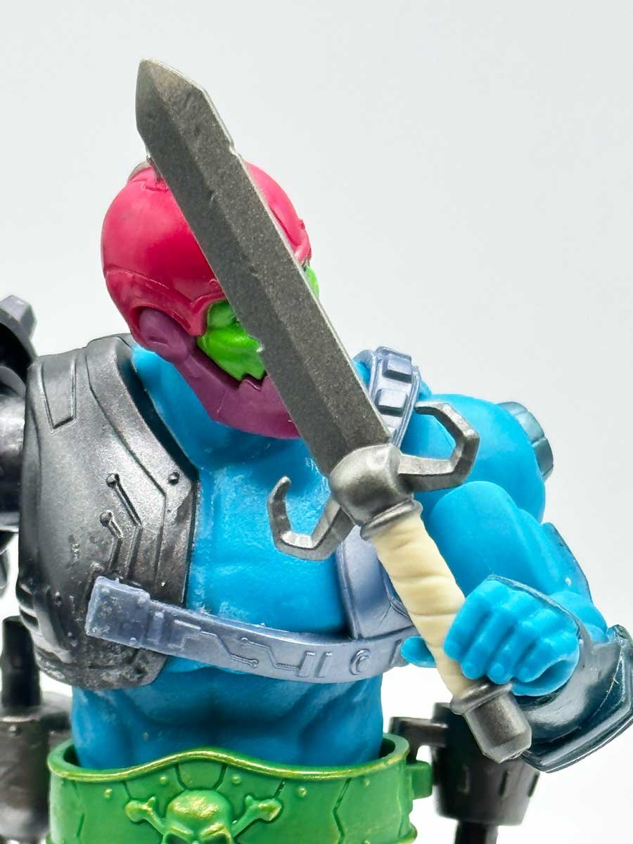 New-Eternia-Trap-Jaw-Masterverse-Review-Sword-3