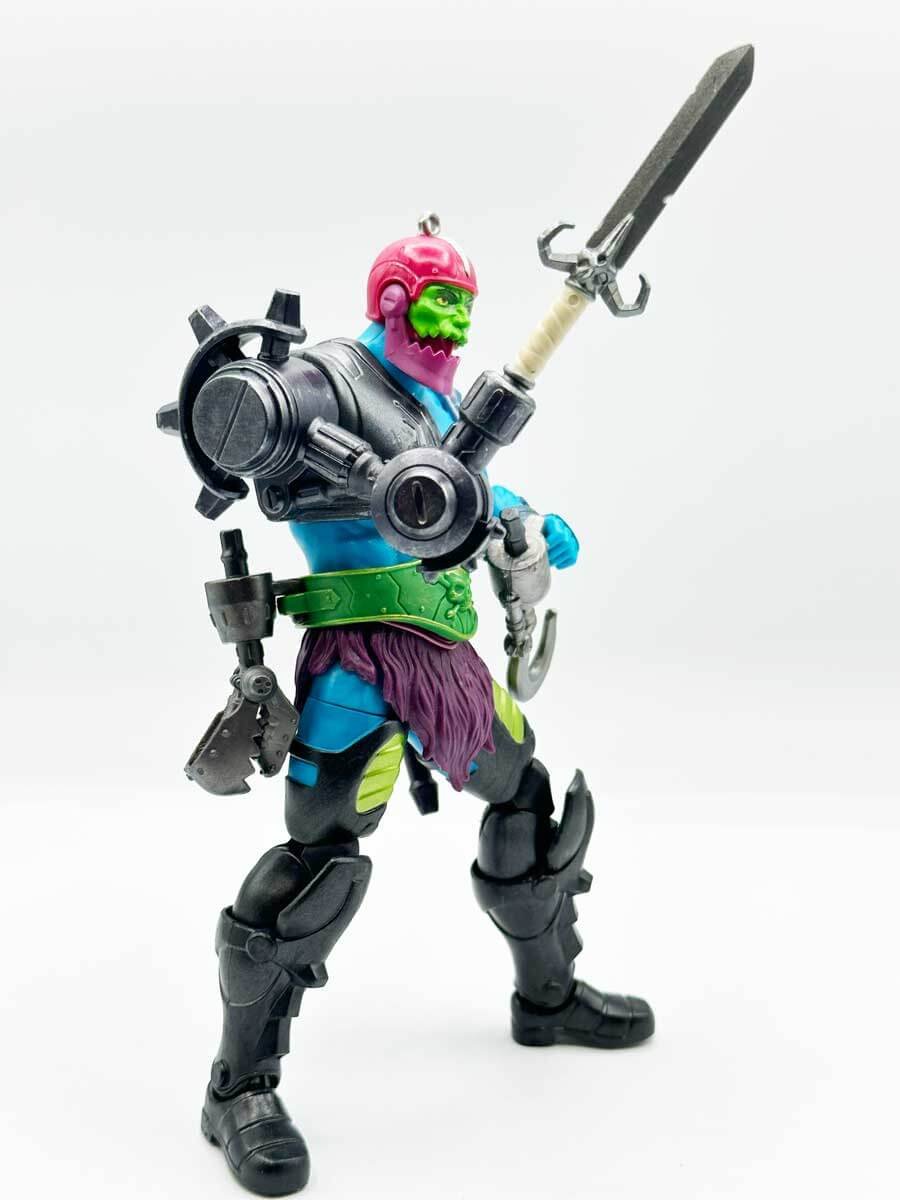 New-Eternia-Trap-Jaw-Masterverse-Review-Sword-Pose