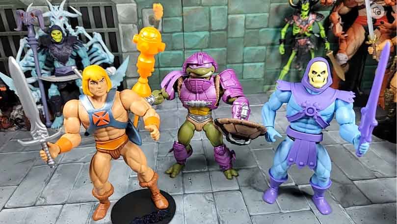 Donatello-Turtles-of-Grayskull-In-Hand-6
