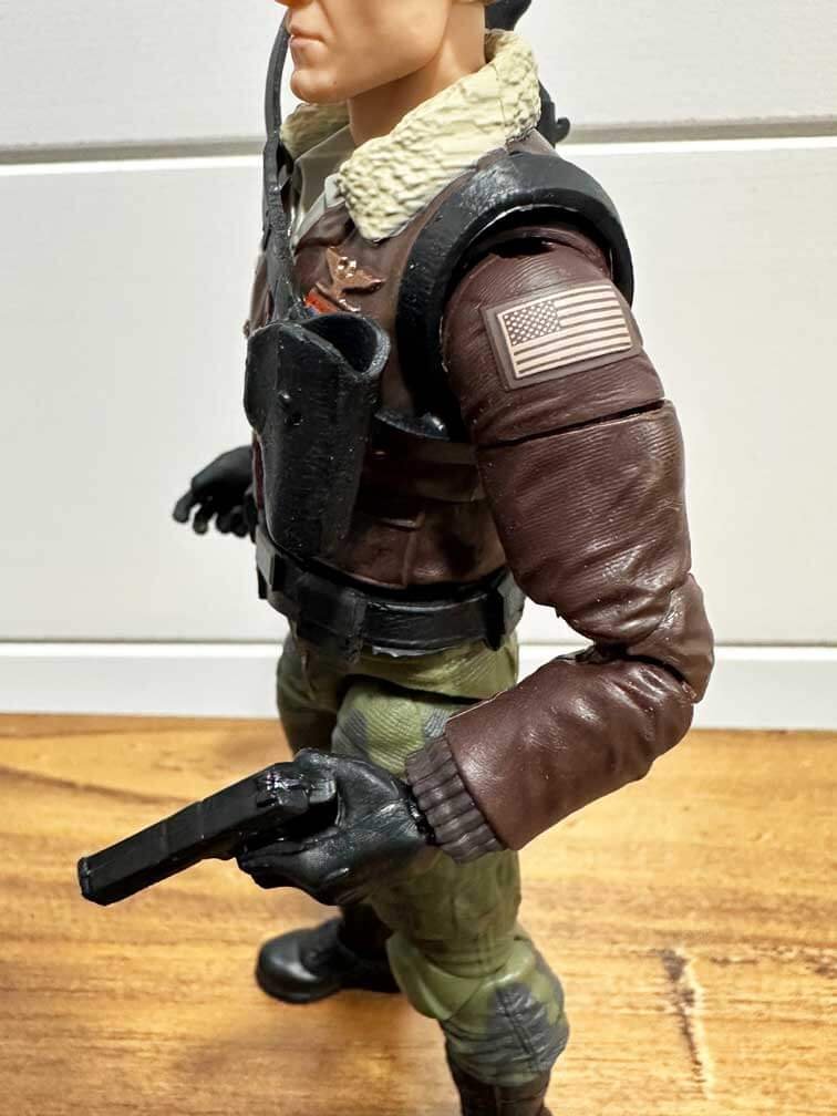 GI-Joe-Classified-Series-General-Hawk-IH-left-arm